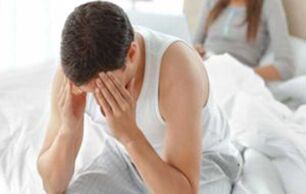 Un home que experimenta problemas de potencia